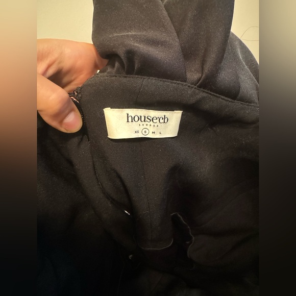 HOUSE OF CB Selena Puff Off The Shoulder Mini Dress - Picture 5 of 5